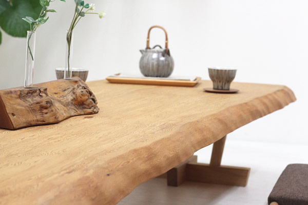 無垢一枚板作品紹介】屋久杉一枚板座卓 | 近藤工芸BLOG