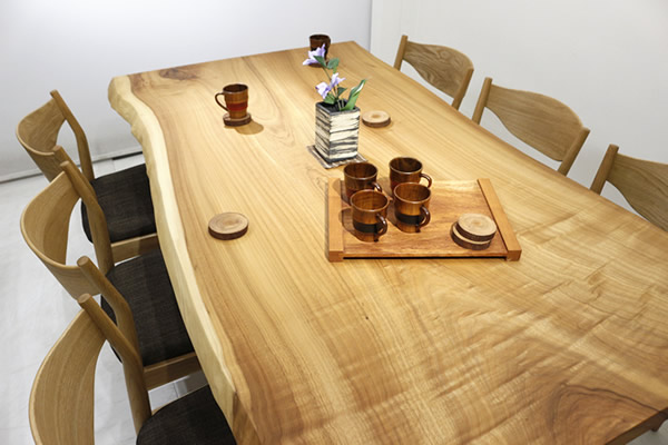 無垢一枚板作品紹介】楠一枚板ダイニングテーブル | 近藤工芸BLOG