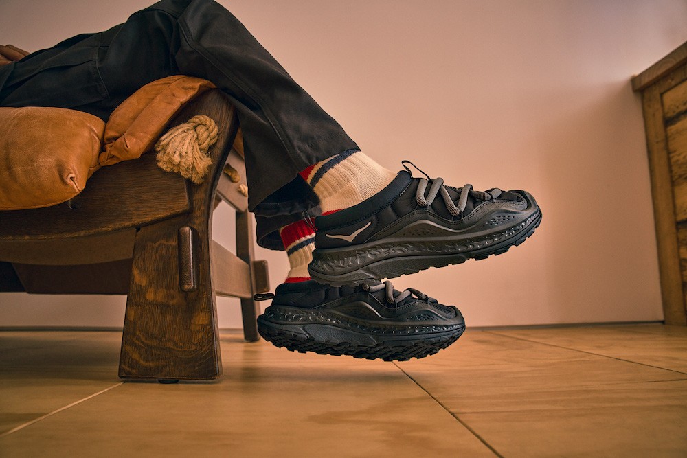 寒さやオフロードに対応！ HOKAの新たなリカバリーシューズ「ORA PRIMO