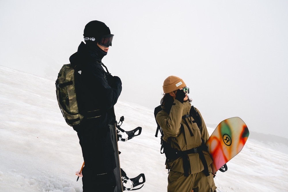 POLER、雪山デビュー！ AFDICEGEARとのタッグで究極のスノーウェア完成