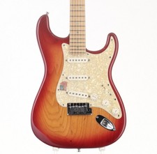 Fender American Deluxe Stratocaster 2004-2009 Series - Deluxe Guitar