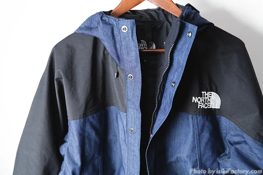 マウンテンライトジャケット』サイズ感とオンライン通販の狙い目を