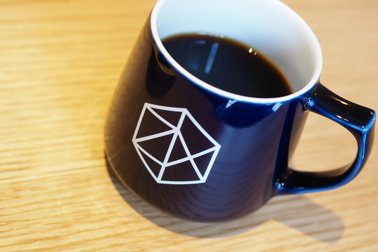 本格コーヒーとケーキのハーモニーを楽しめる『Z/X coffee（ゼクス