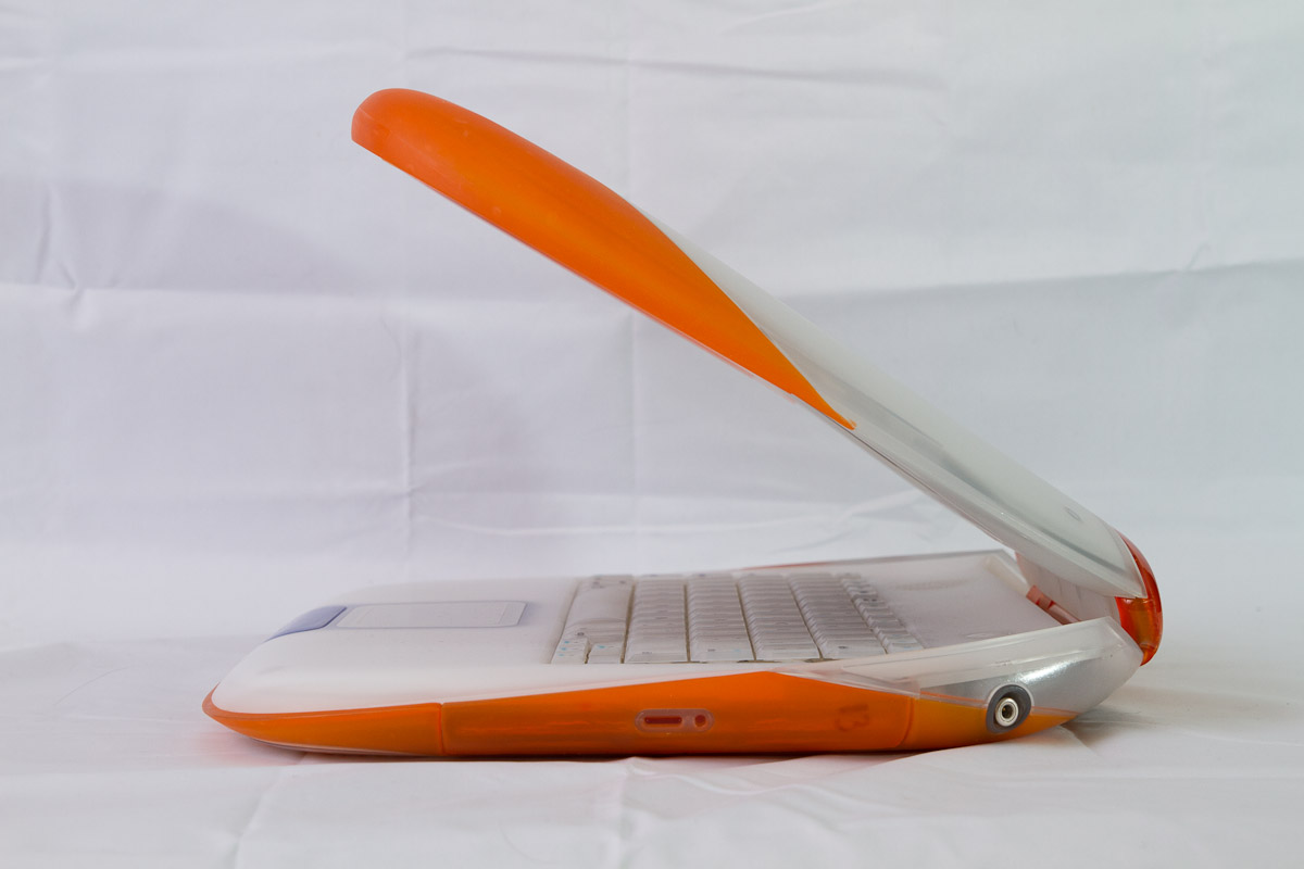 iBook G3 – Relatively Ambitious