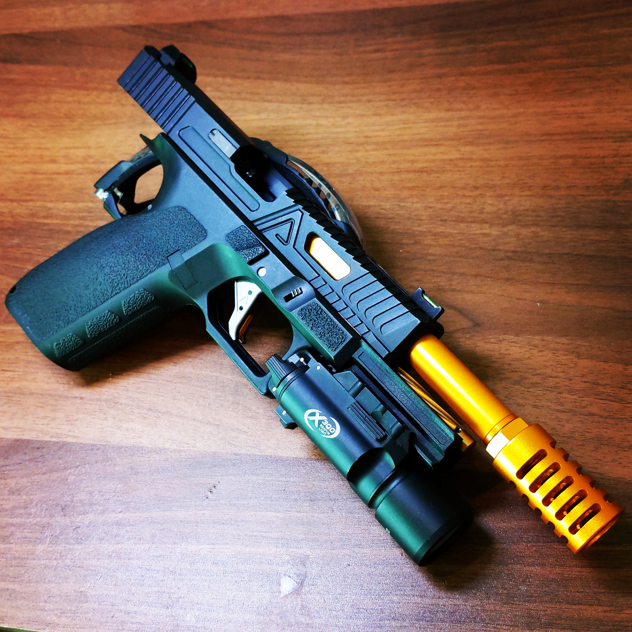 Carbon8 ストライカー9 CO2ガスブローバック レビュー | おのまとぺの