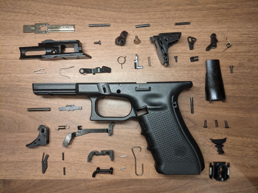 組み立て】東京マルイ GLOCK17 Gen.4 ～フレーム編～ | おのまとぺの