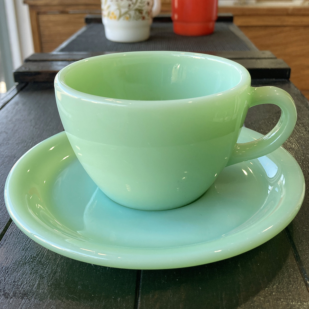 Fire-king 大小の美しいアッシュトレイ（灰皿）が入荷 | マメチコ