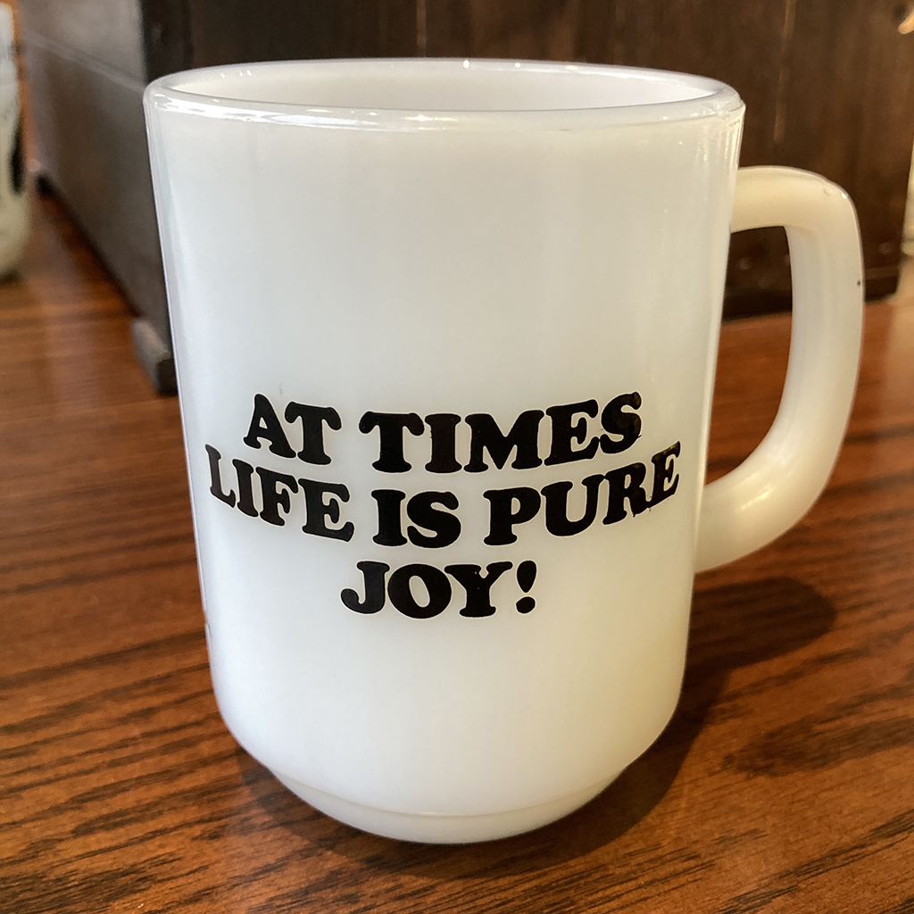 Fire-king クリスマスを彩るヴィンテージのスヌーピーマグたち