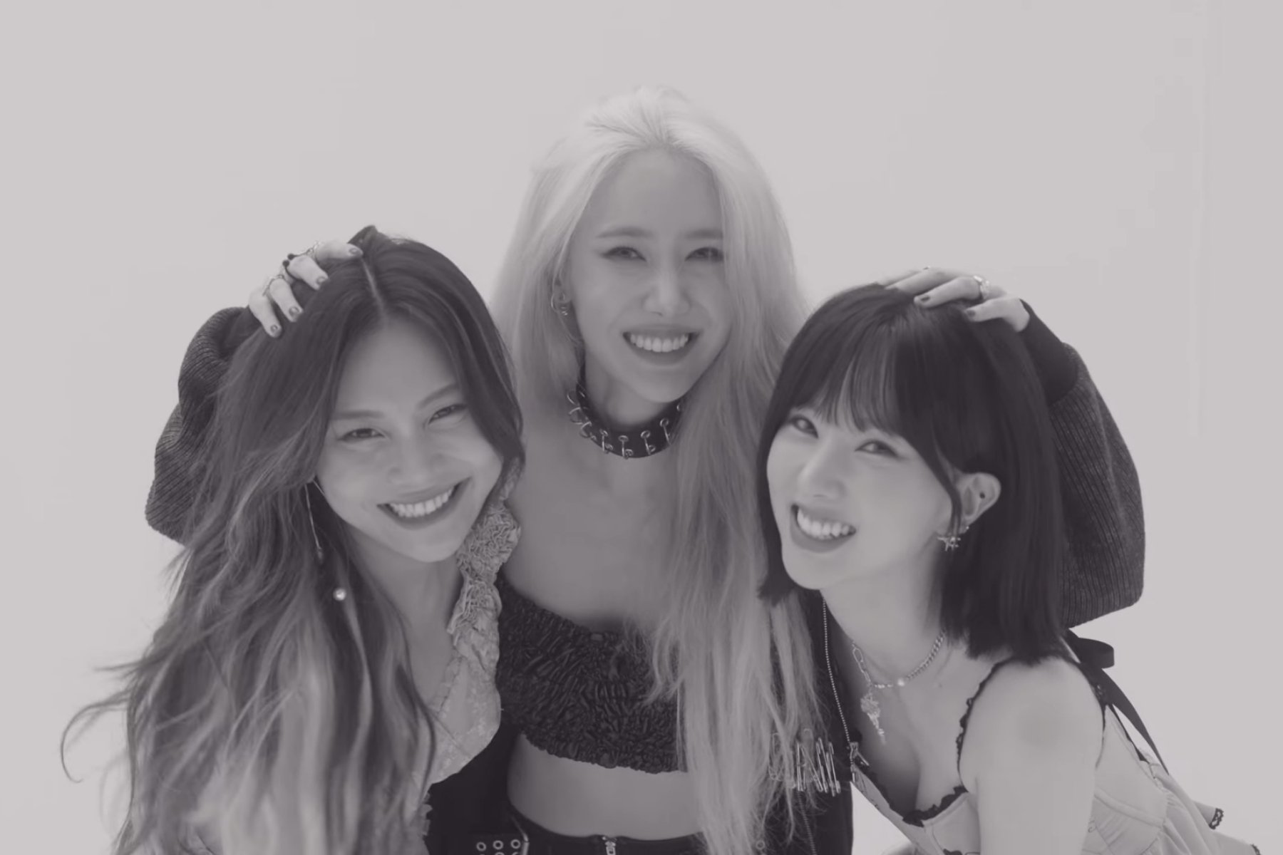 ViViZ Deep Dive: Gfriend; Back Into The Spotlight – Married To The