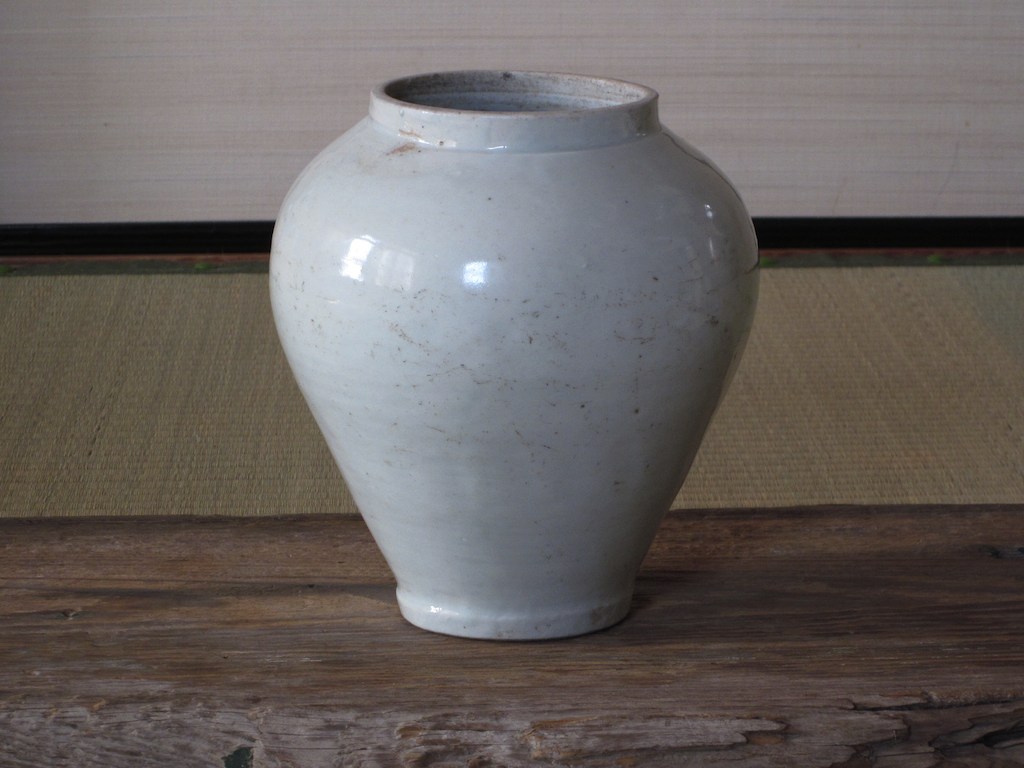 古伊万里白磁壺 – 美々風 Mimikaze