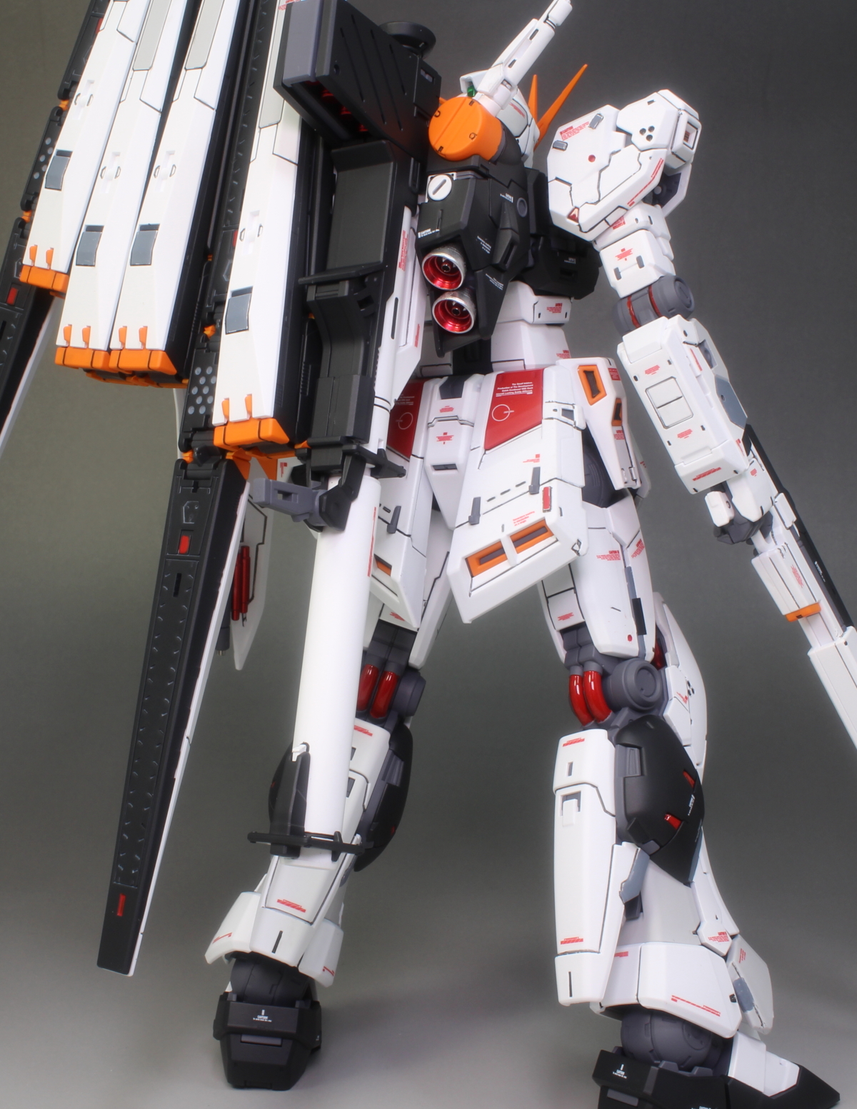 RG νガンダム RG 1/144 νGUNDAM HJ作例風 改修全塗装完成品 | MU-LA