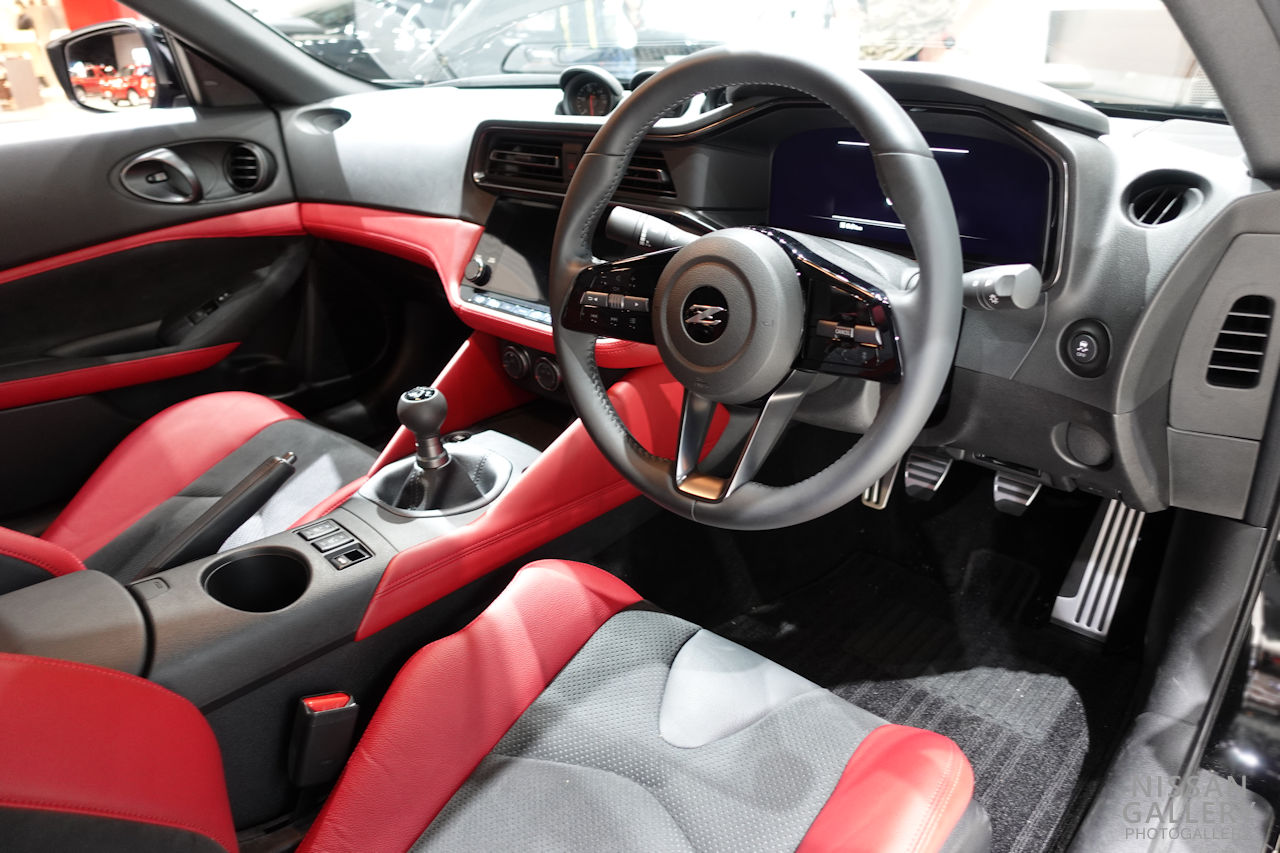 フェアレディZ(RZ34型)の内装色とシート地 | 日産ギャラリーフォト