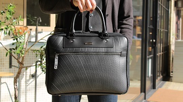 横浜店ブログ】横浜店限定でビジネスバッグ復刻モデル発売SEAL公式