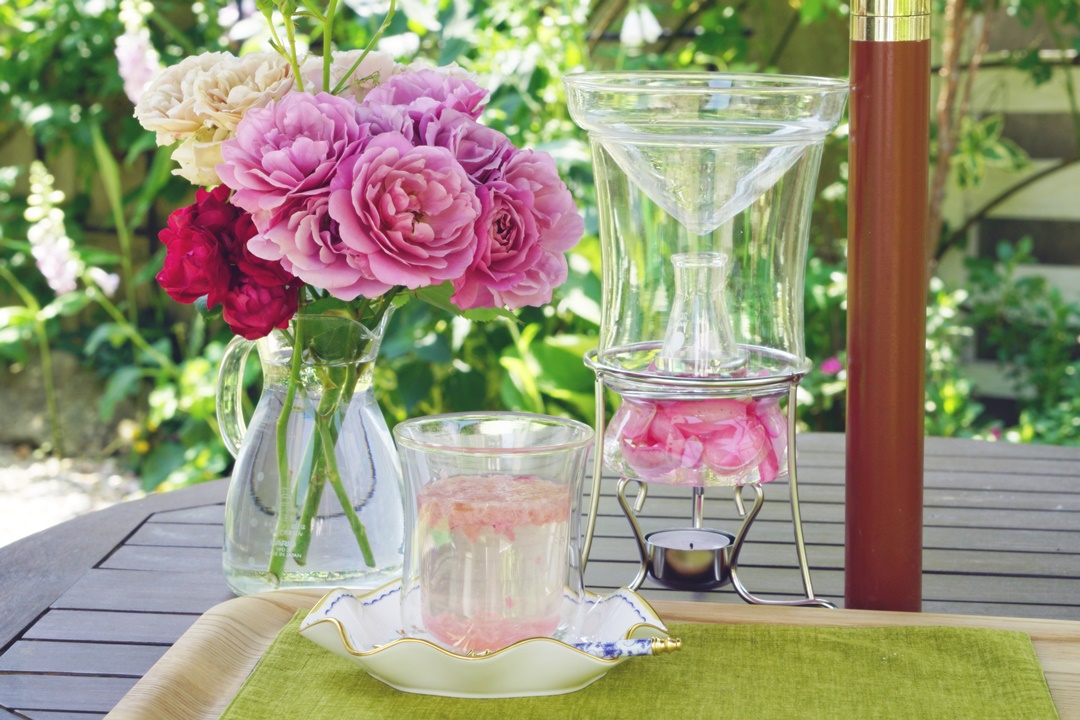 ハーブウォーターメーカー｜蒸留用オーガニックローズのプレゼント付き