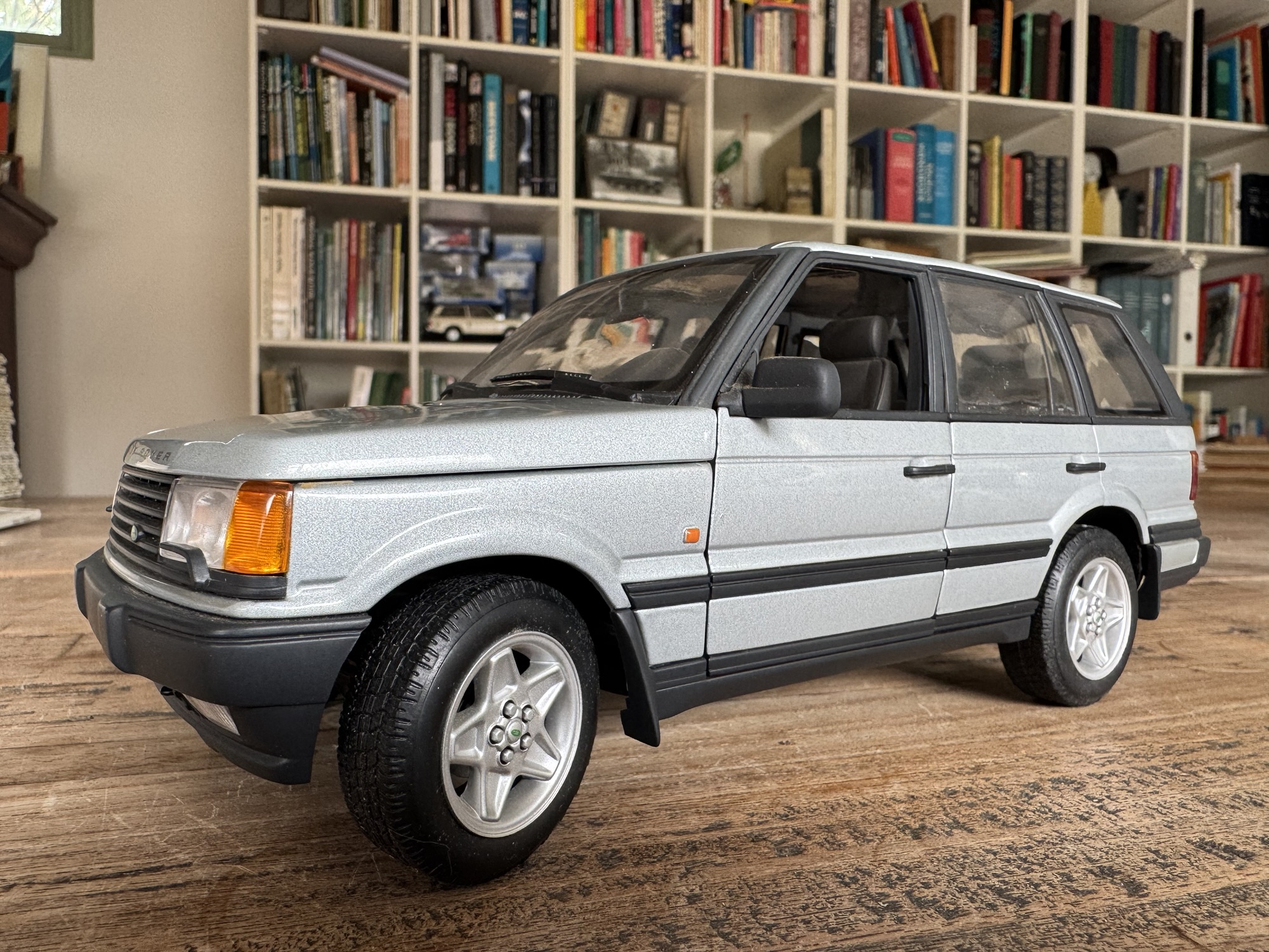 AUTOart Range Rover 4.6 HSE P38 RHD silver scale model 1:18 boxed