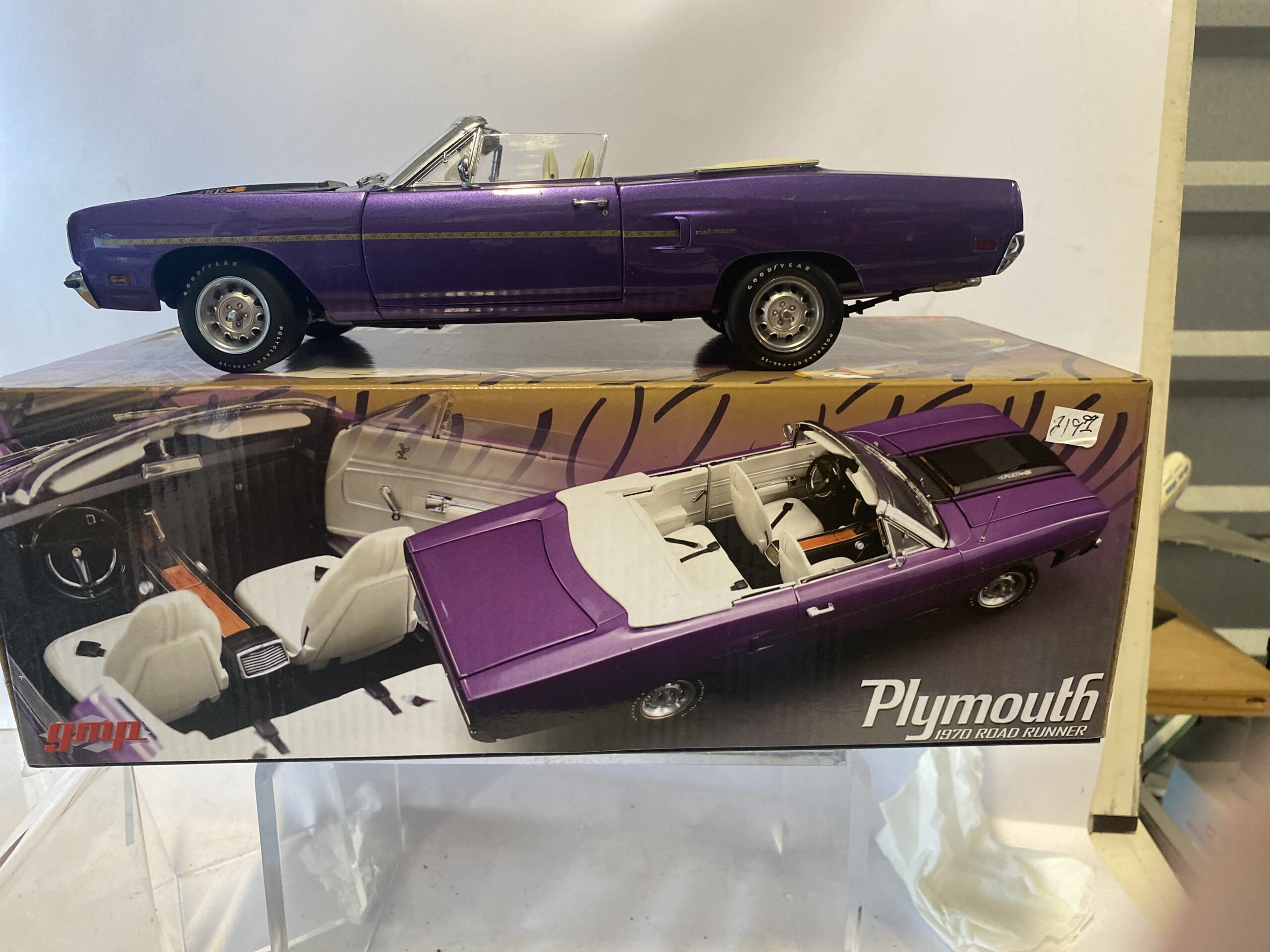 GMP '70 Plymouth Roadrunner 440 Six Pack ( one of 792) 1:18 - Big