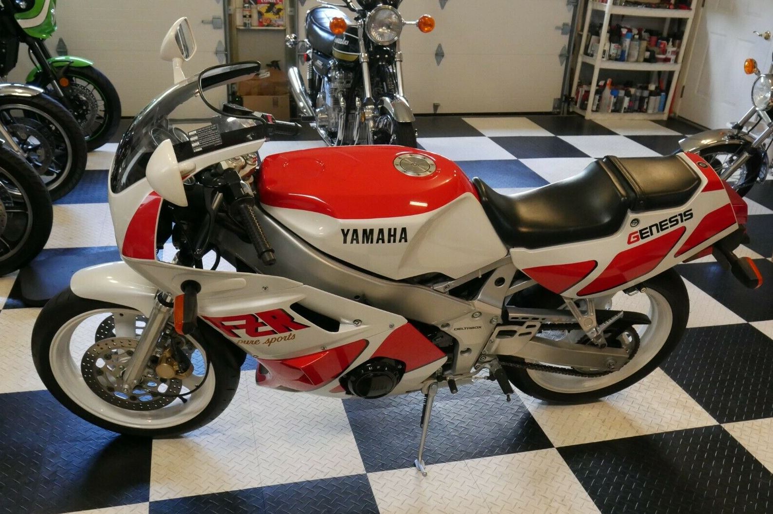 1989 Yamaha FZR400 | Bike-urious