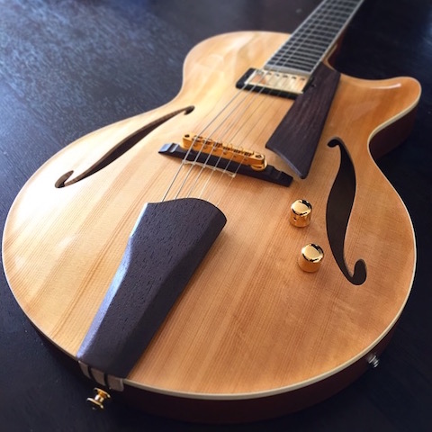 完成！』フルアコの様なセミアコの様なアーチトップギター製作 『完成