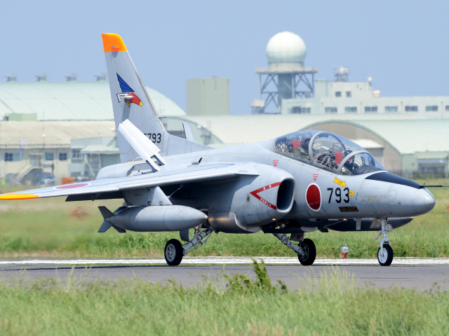 空飛ぶイルカ 国産練習機T-4の魅力 | HARUKAZE