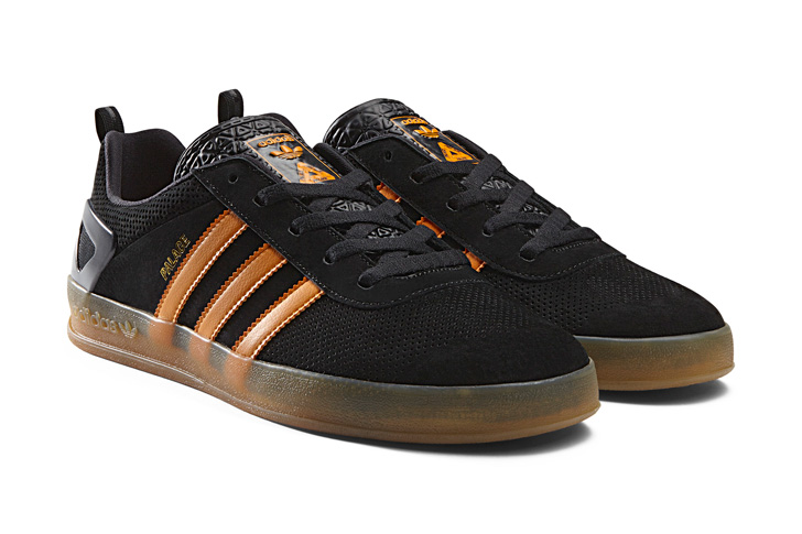 アディダス オリジナルスは、ロンドン発のスケートブランドPALACEと