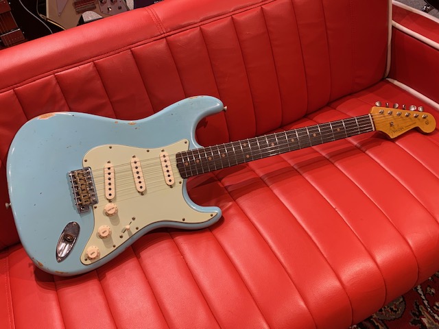 早い者勝ち！ Fender Mexico ストラト ダフネブルー 早い者勝ち