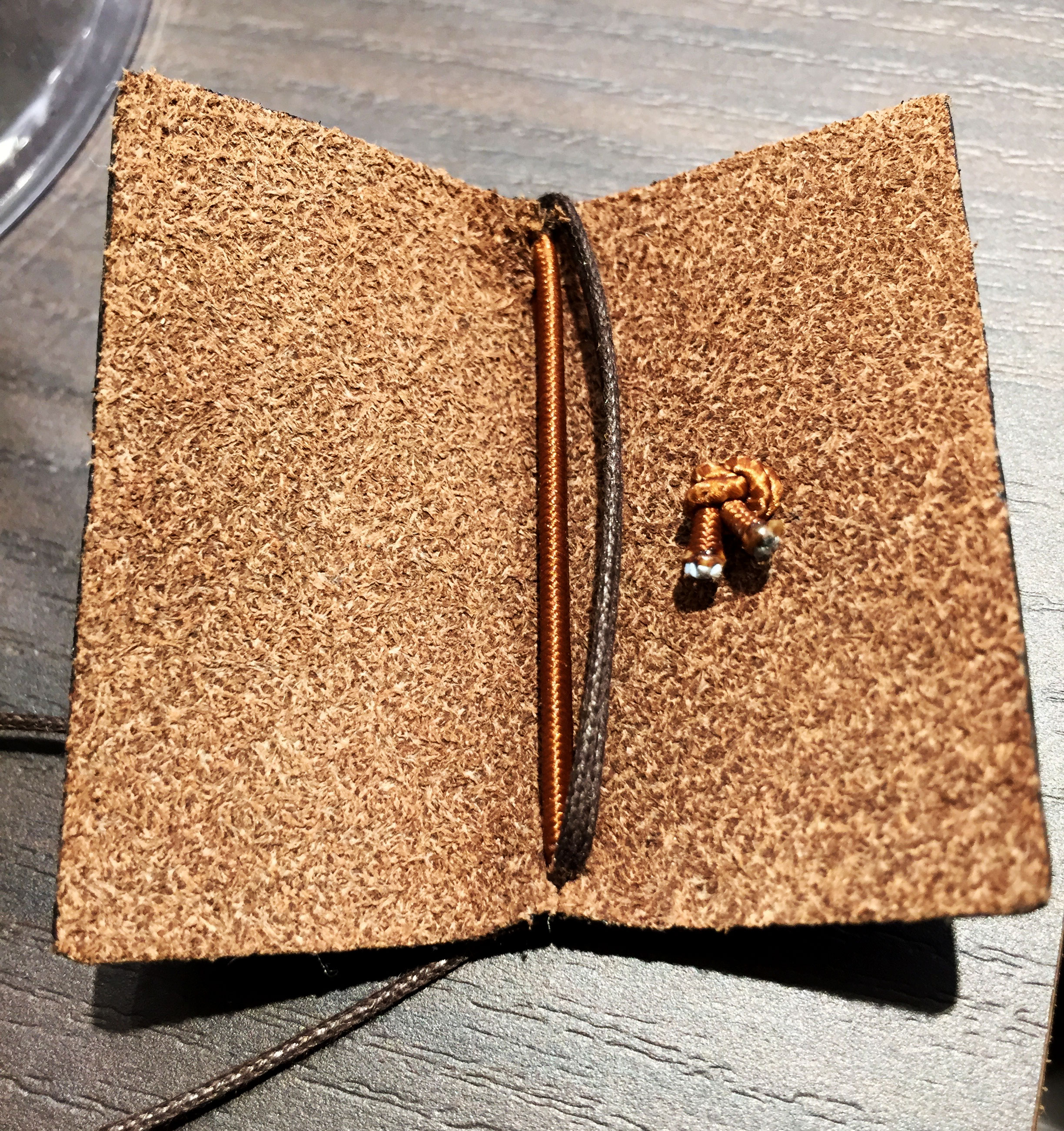 トラベラーズノートミニ10周年記念缶発売！最速レビュー！[文具]