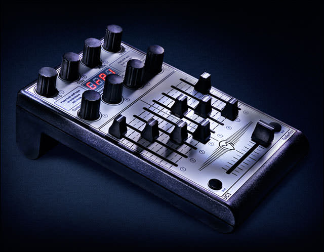 Faderfox、iPadにも対応した超小型・安価なUSBコントローラー「UC3」を