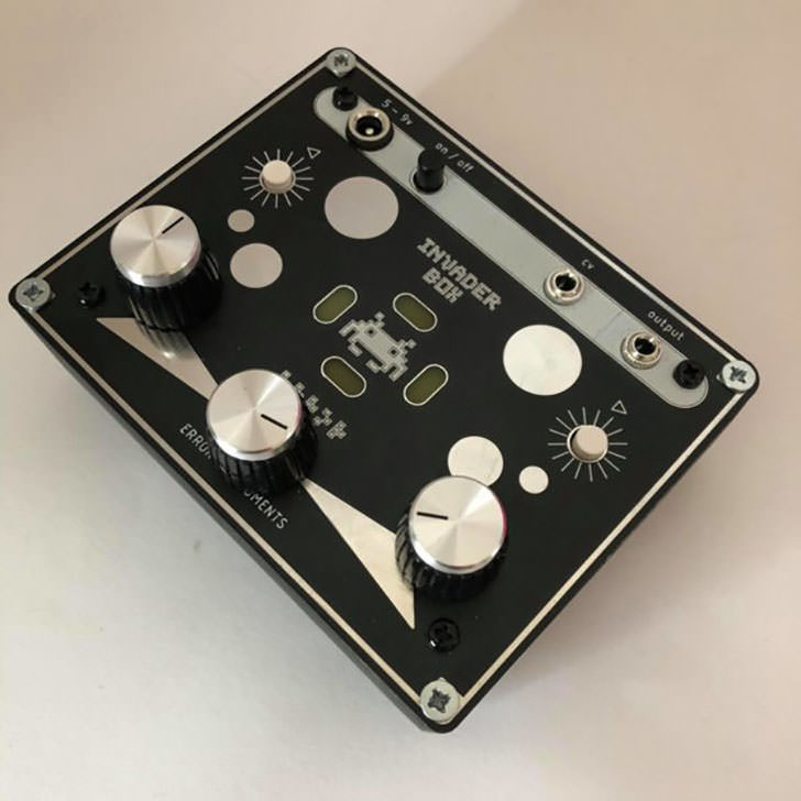 3つのノブで演奏する“チップチューン・シンセ”、「Invader box」が発売