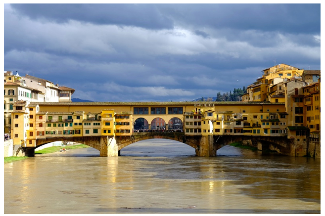 フィレンツェのヴェッキオ橋｜イタリアから、おしゃれな街の暮らし方