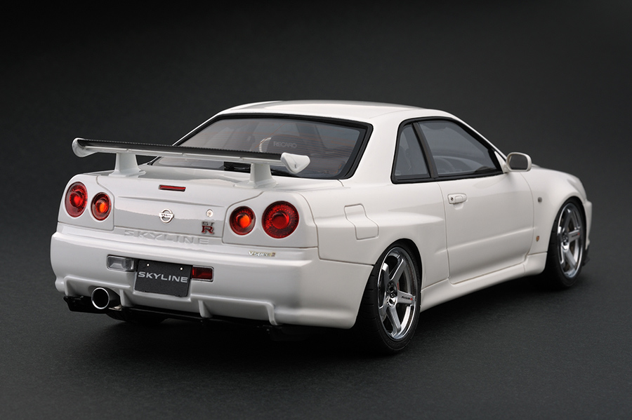 IG0186 1/18 Nissan Skyline GT-R V-spec II (R34) White | LINE UP