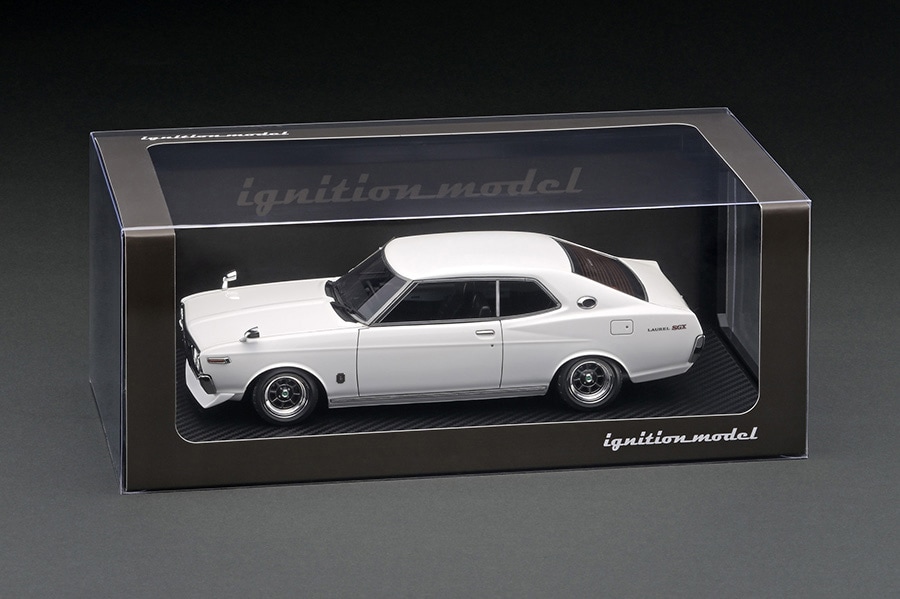 IG2403 1/18 Nissan Laurel 2000SGX (C130) White With Engine | LINE