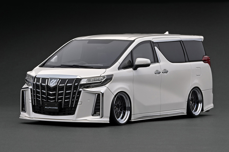 IG2427 1/18 Toyota Alphard (H30W) Executive Lounge S Pearl White
