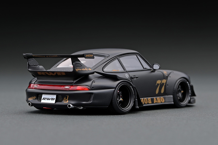 IG2321 1/43 RWB 993 Matte Black With Mr. Nakai standing pose