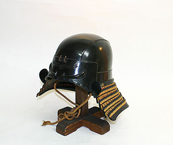 D099 黒漆塗頭形兜Kokusitsu nuri Zunari Kabuto | 日本刀買取 販売