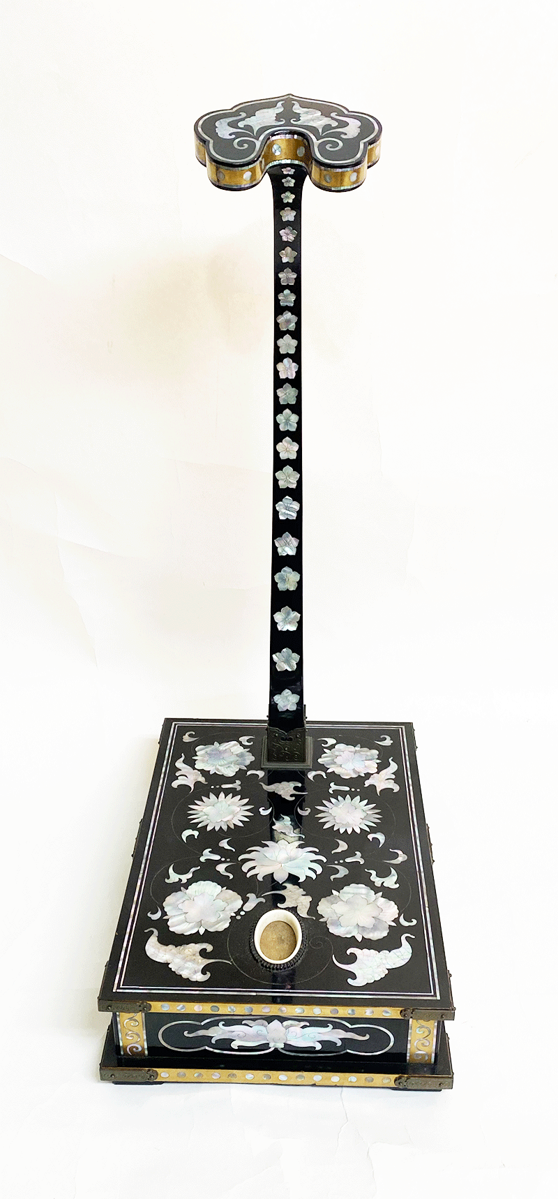 黒漆塗螺鈿散太刀掛Black Lacquer Raden Tachi Stand | 日本刀買取