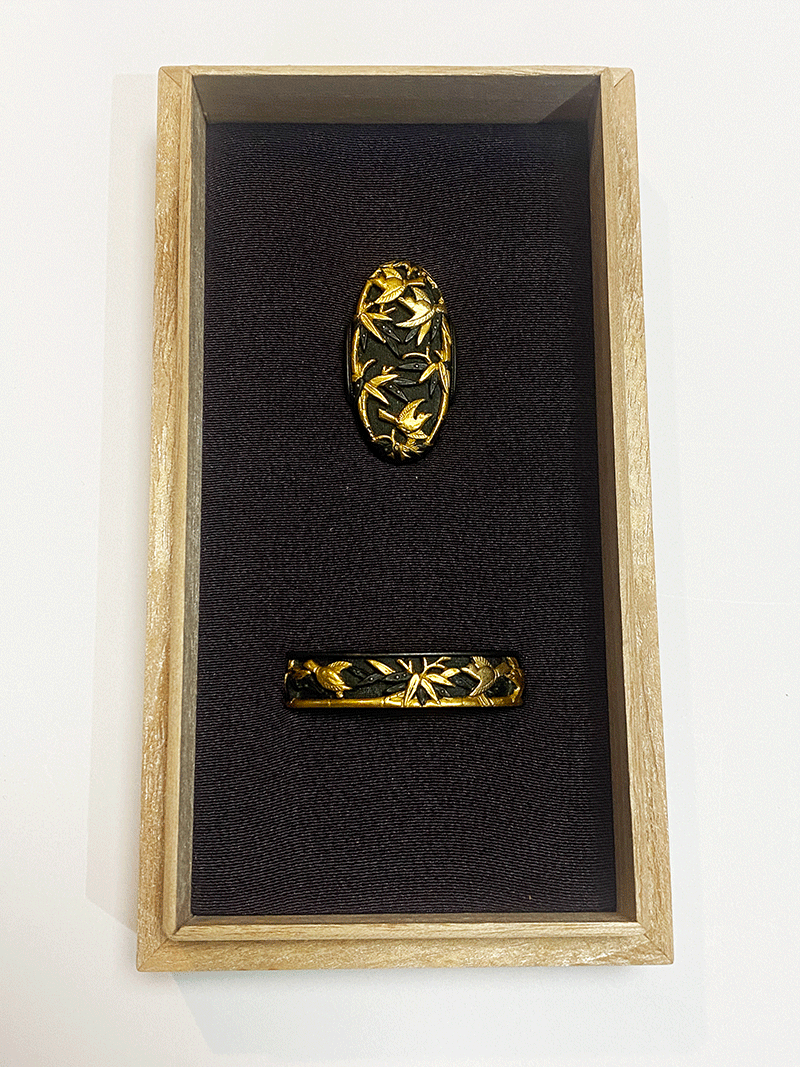 竹に群雀図縁頭 古美濃Komino Fuchigashira Designed by sparrow in