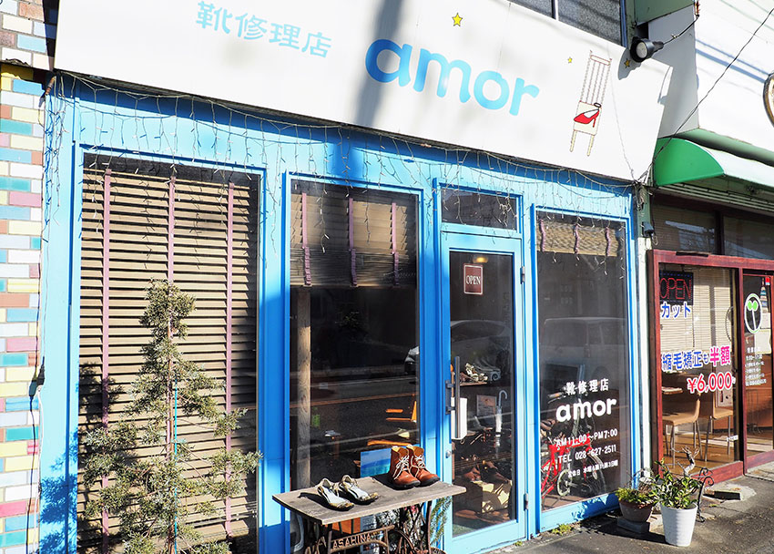 里山の自然のいとなみを描く見目陽一さんの版画。昆虫も植物も動物も