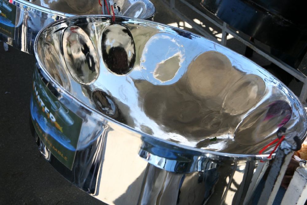 スティールパンはどんな楽器？ – アイラブトリニ ~ ilovetrini.net ~