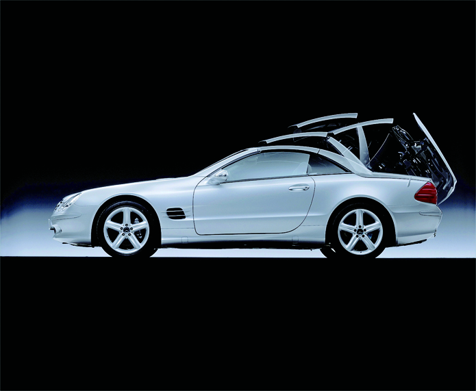 R230型メルセデス・ベンツSL】電動格納式ハードトップを初採用した