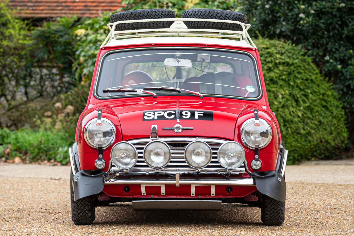 世界で一番有名な「ミニ・クーパー」を完コピ！ モンテカルロ・ラリー