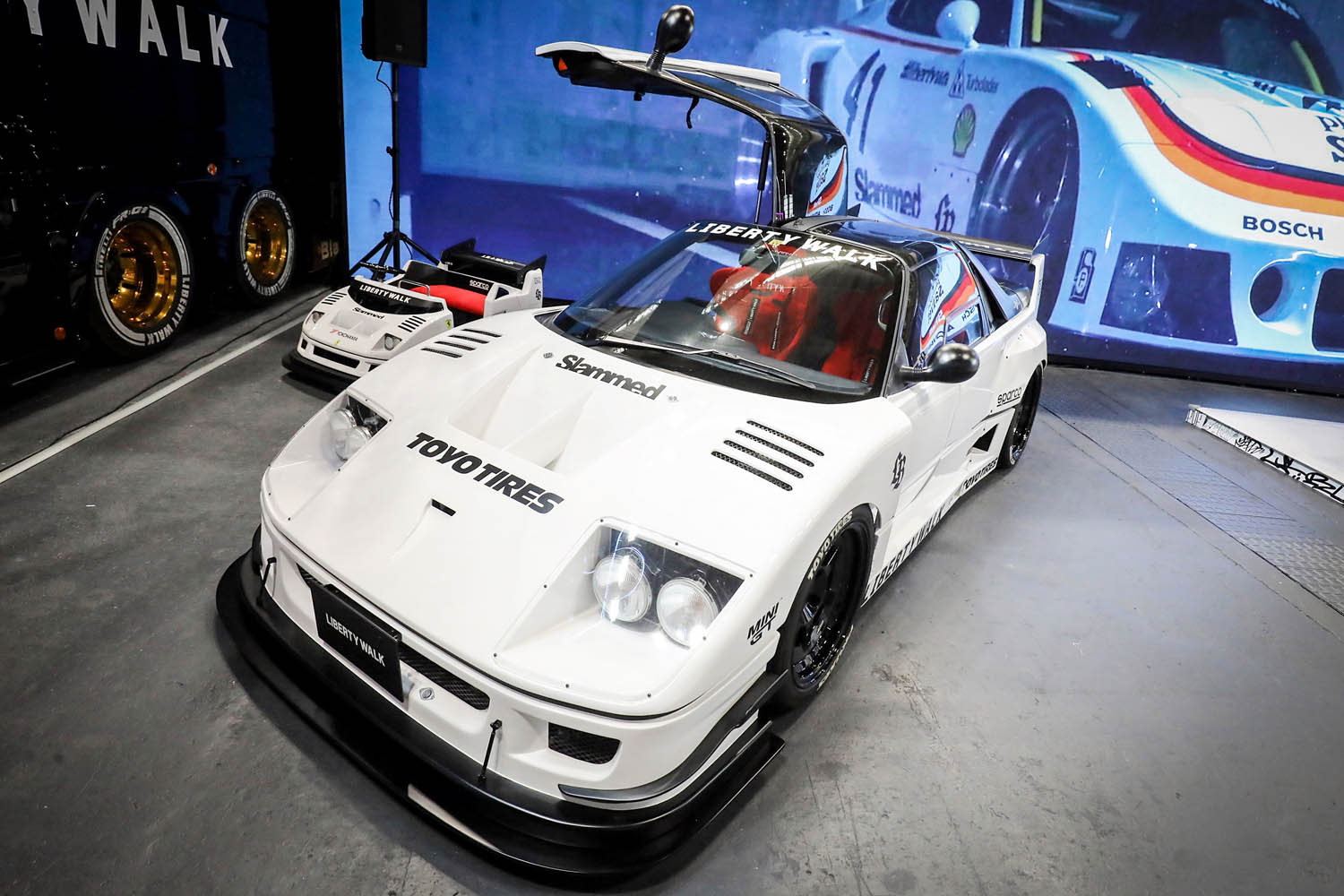 マツダ「AZ-1」ベースでフェラーリ「F40」をなぜ作った？ リバティー