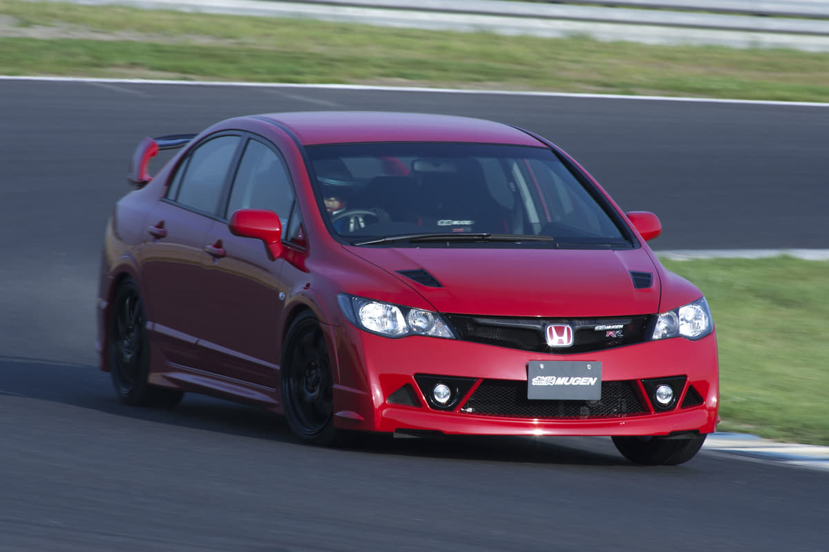 レーシングドライバーもたまげた高性能！ 伝説の「シビック無限RR
