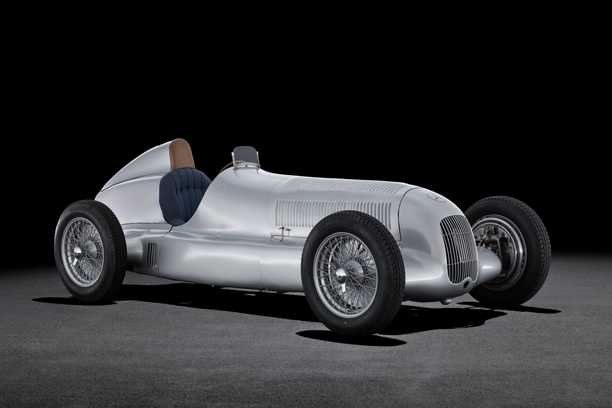 戦前にまさかの432km/hを達成！ 1930年代ベンツのシルバーアロー伝説が