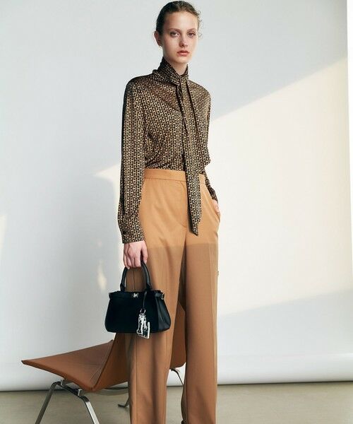 30th ANNIVERSARY】 モノグラムプリントスムース ボウタイブラウス