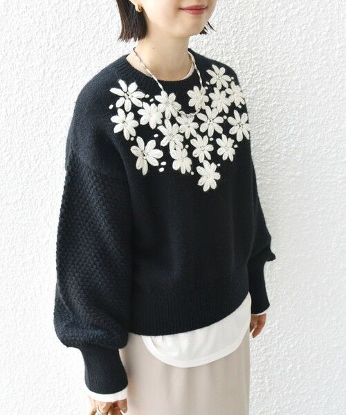 セール】 【WEB限定】〈手洗い可能〉フラワー 刺繍 デザイン ニット