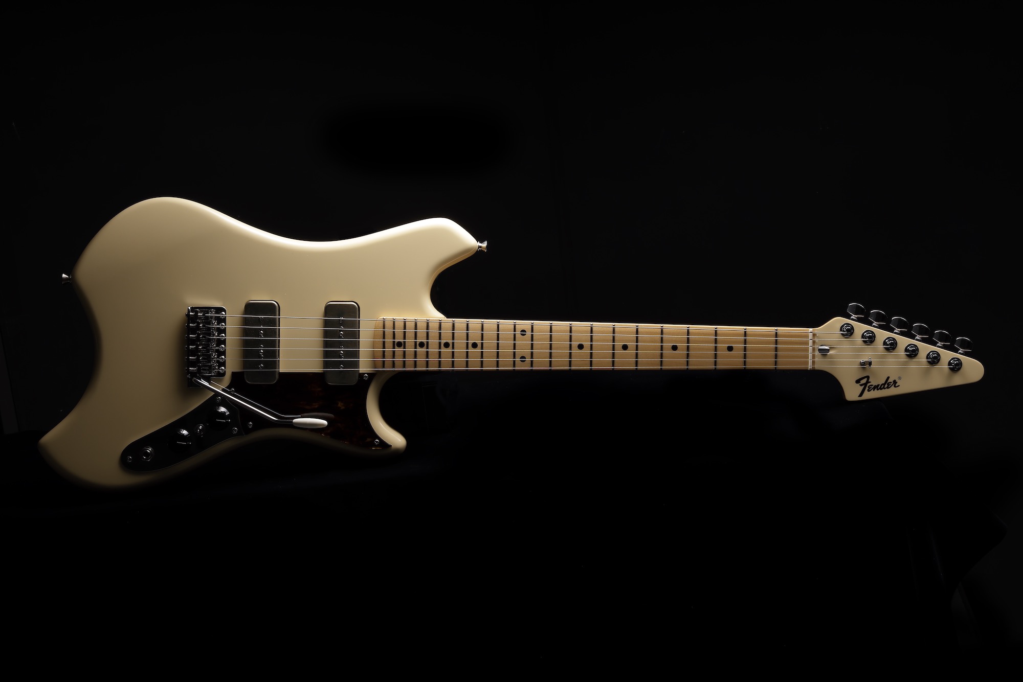 King Gnu常田大希と新井和輝初のシグネチャーモデルが「フェンダー