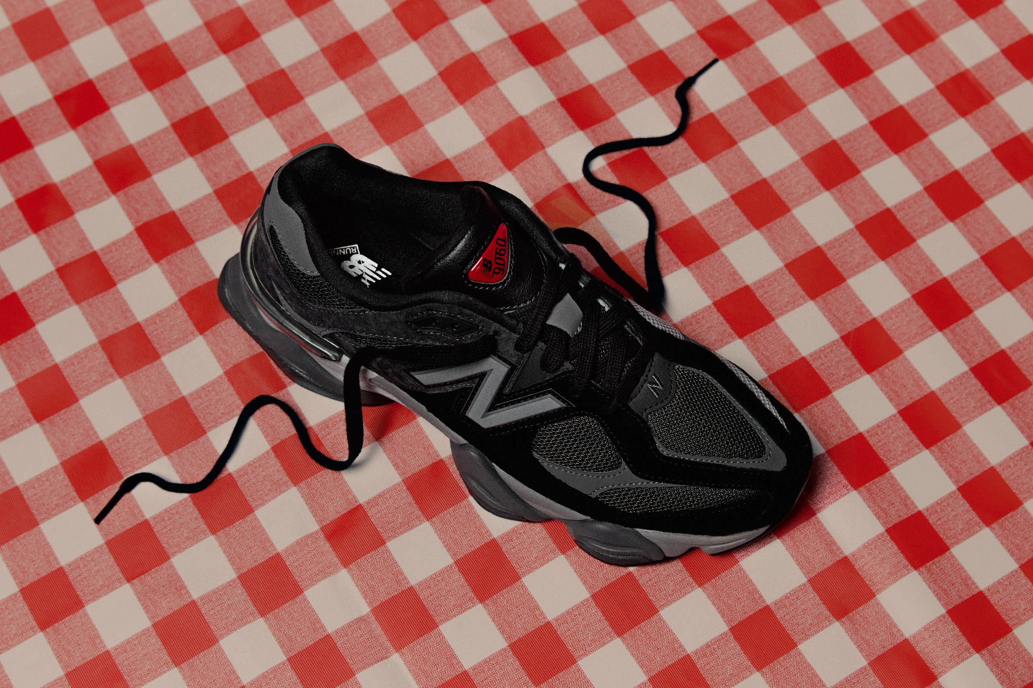 ニューバランス」の“90/60”から新色グレーとブラックが発売 - TOKION