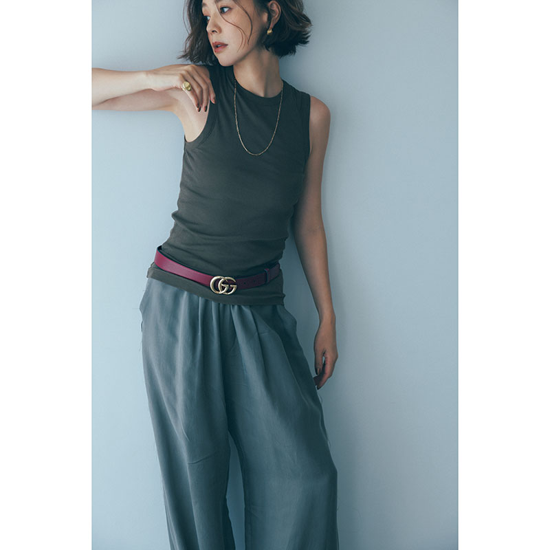 プラダ、セリーヌetc.】夏コーデに秋っぽさを足す「ベルトの美学」4選