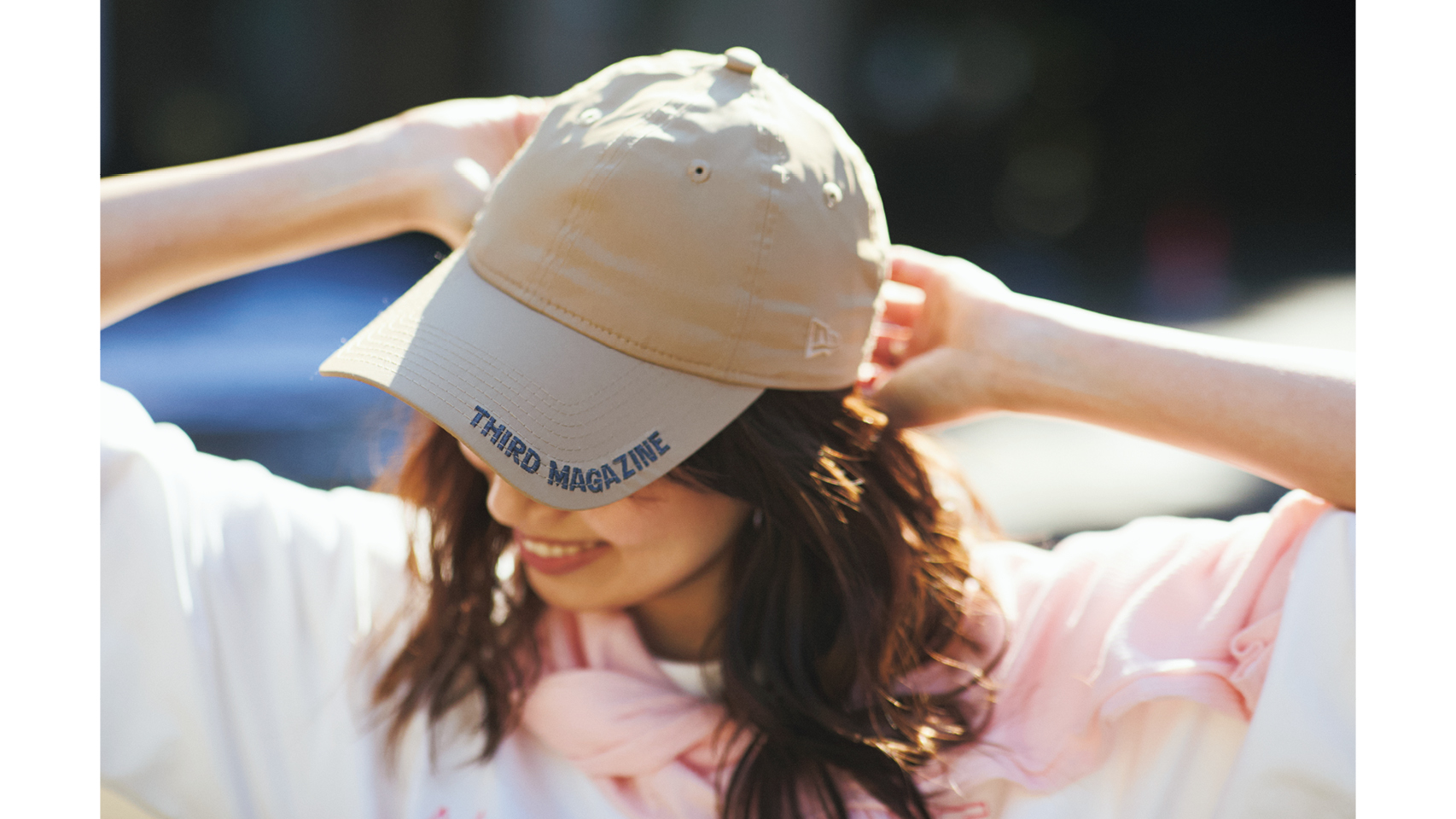 ロゴ”がさりげない『大人のキャップ』でオシャレ鮮度アップ！ | VERY