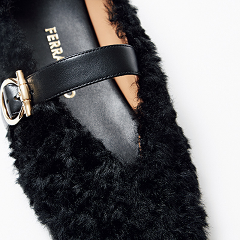 フェラガモの『ふわもこシューズ』が秋冬フラット名品！優しい履き心地